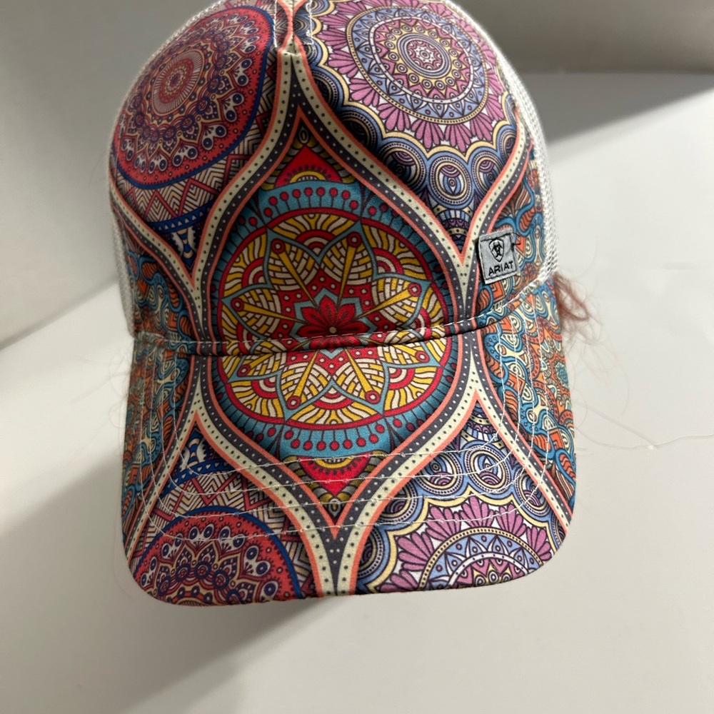 ARIAT WOMEN’S PAISLEY MULTI COLORED TRUCKER SNAPBACK CAP STAINED GLASS STYLE OS - Picture 4 of 10